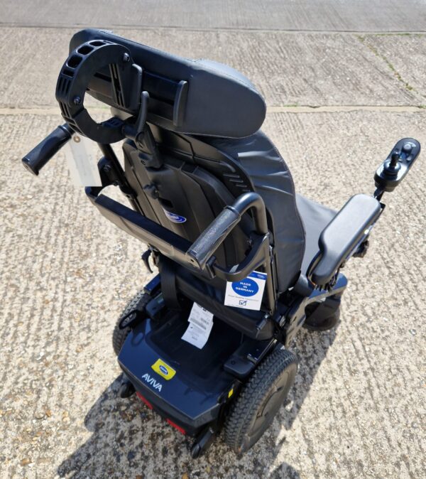 Invacare AVIVA RX20 REAR WHEEL DRIVE POWERCHAIR - Image 4