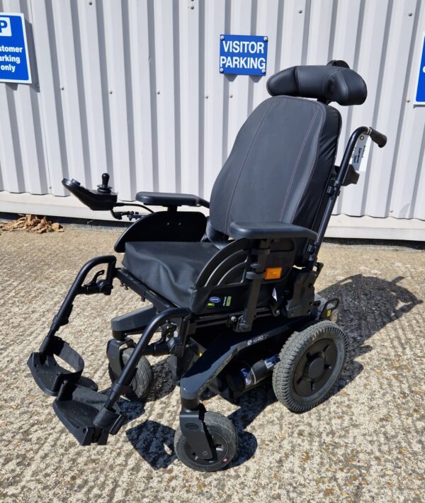 Invacare AVIVA RX20 REAR WHEEL DRIVE POWERCHAIR - Image 3