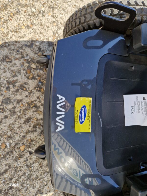 Invacare AVIVA RX20 REAR WHEEL DRIVE POWERCHAIR - Image 8